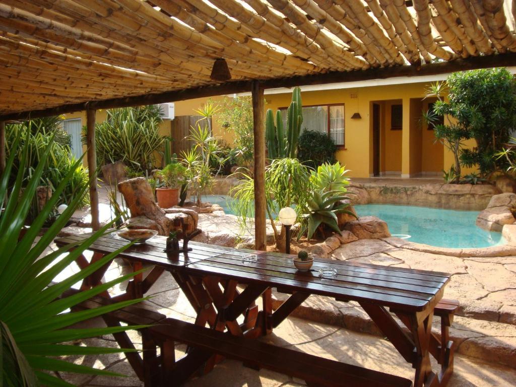Flintstones Guest House Durban Ngoại thất bức ảnh