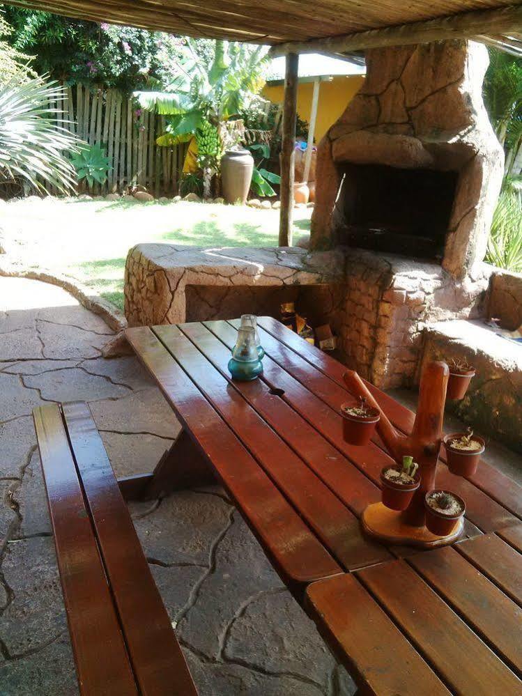 Flintstones Guest House Durban Ngoại thất bức ảnh